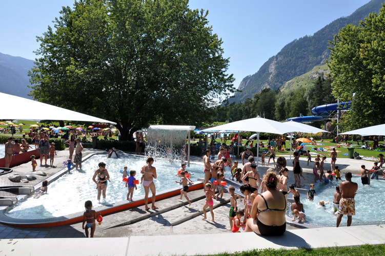 Sommerliches Tummelfeld für Jung und Alt im grosszügigen Freibad Obere Au.