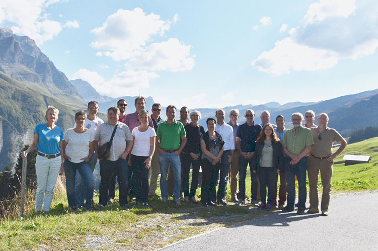 Das Ratskollegium-Bild entstand auf dem Camaner Höhenweg auf dem Weg vom Turrahus nach Valendas.