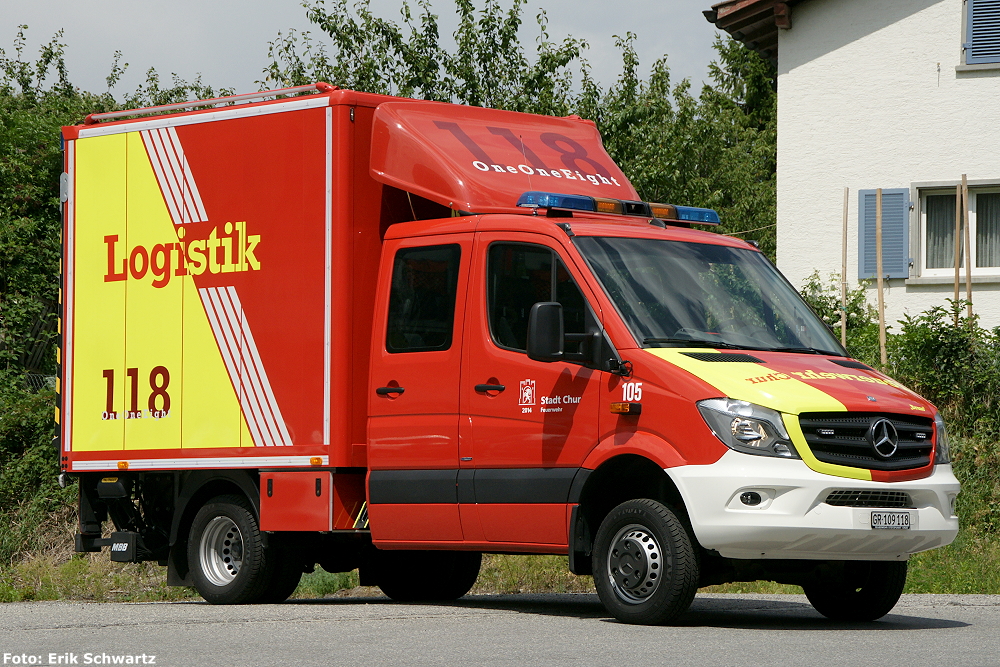 Jahrgang: 2014
Typ: Mercedes Benz Sprinter 519 CDI 4x4 Doka
Aufbau: Walser AG Zizers
Motor: 190 PS
Getriebe: Automatikgetriebe
Höhe: 3.30 Meter
Länge: 6.50 Meter
Breite: 2.20 Meter
Gewicht: 5.5 Tonnen
Nutzlast: 1.8 Tonnen
Spezielles: Kann mit verschiedenen Rollmodulen beladen werden