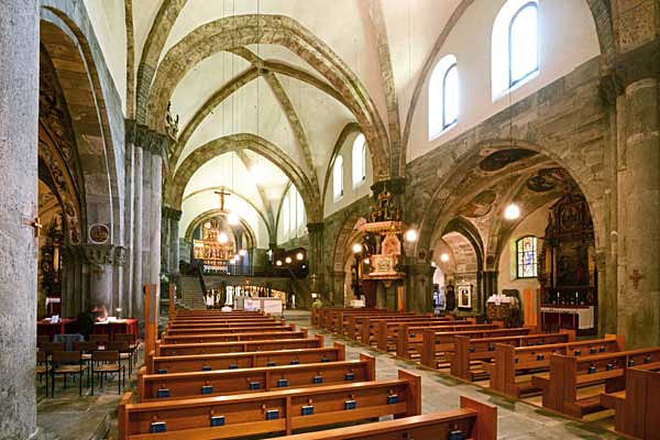 Die Kathedrale von Chur ist das Wahrzeichen des ältesten Bischofsitzes nördlich der Alpen.