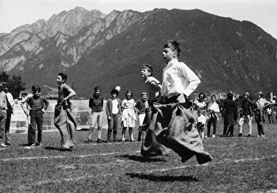 1965 feierte die Stadt Chur ausgiebig das 500-jährige Bestehen ihrer fünf Zünfte (Rebleuten-, Pfister-, Schuhmacher-, Schmiede- und Schneiderzunft). Unter anderem wurde ein Kinderfest begangen.