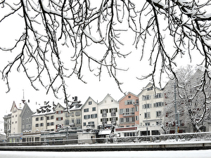 «Aussenansicht» der Churer Altstadt am Plessurquai.