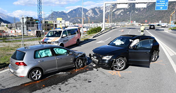 Osterstau auf der A13 und Verkehrsunfälle auf Stadtgebiet