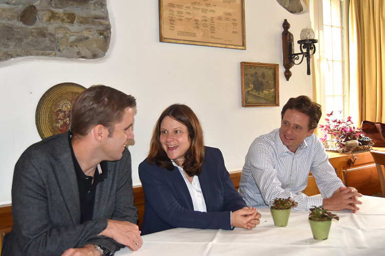 Schon auf der Hinfahrt im Restaurant «Tell» in Gisikon war die Stimmung gelöst.