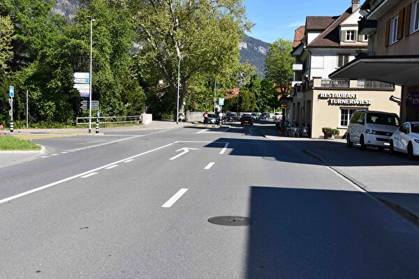 Fahrradfahrerin bei Kollision mit Personenwagen verletzt