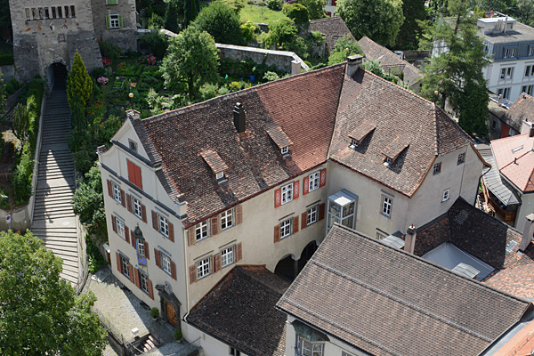 Das markante Bürgerhaus zwischen der Kirche St. Martin und dem Aufgang zum Hof. 