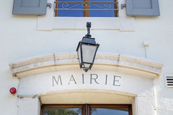 porte d'entrée mairie 