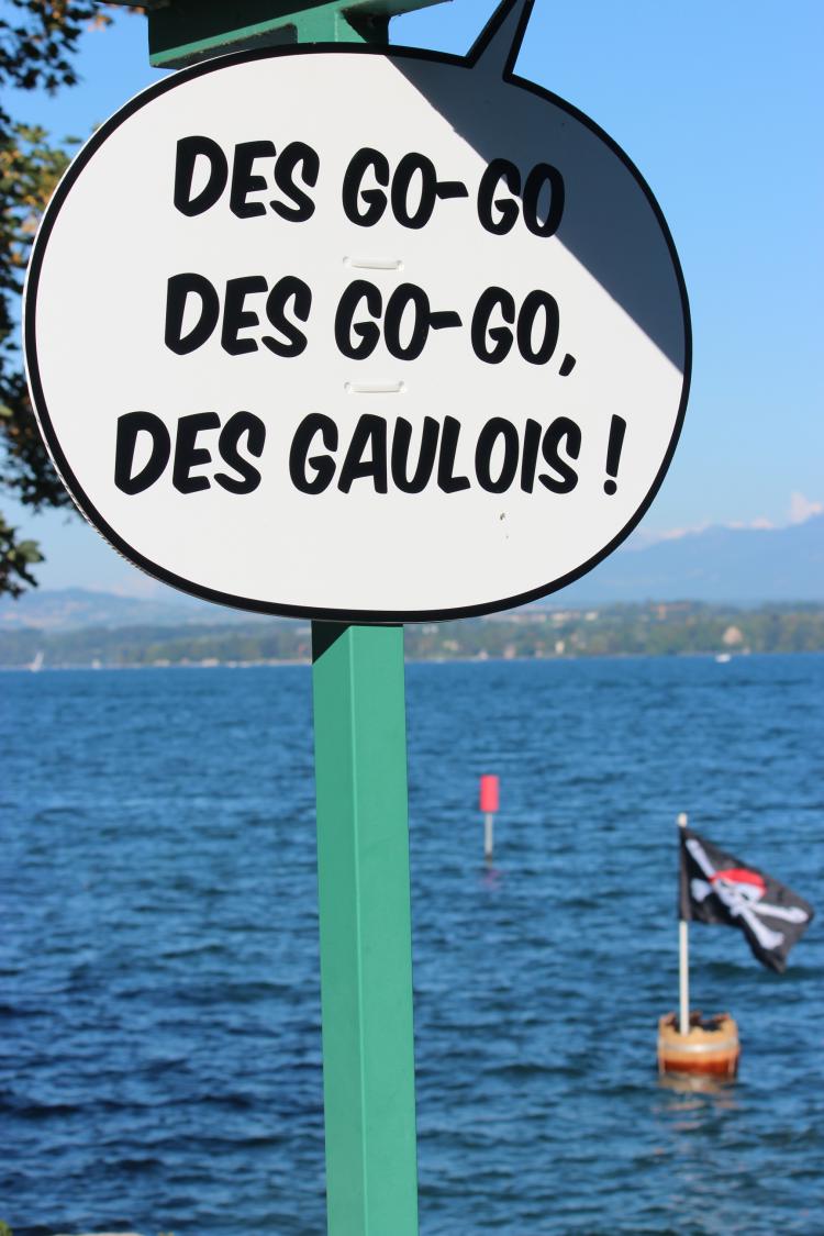 Les phylactères (bulles) avec citations marquantes de l'univers d'Astérix et Obélix étaient réparties sur toute la plage et l'esplanade Gitana.
