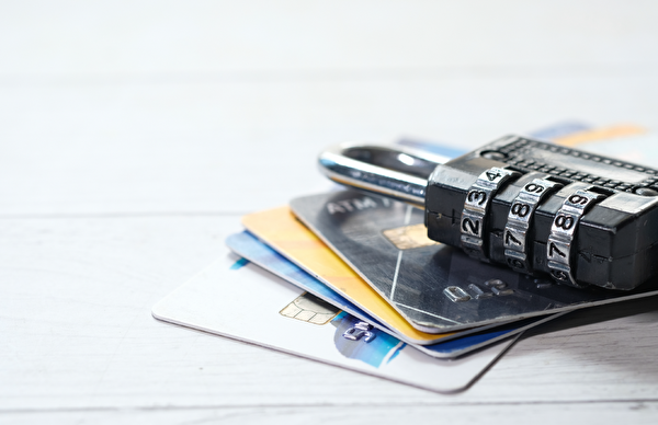 escroquerie carte bancaire aînés