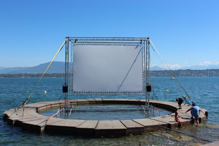 Troisième édition de Ciné Gitana avec son traditionnel écran de 4 x 6 mètres