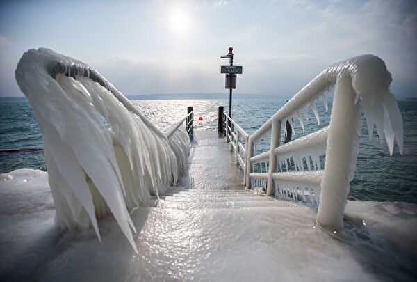 passerelle gitana couverte de glace