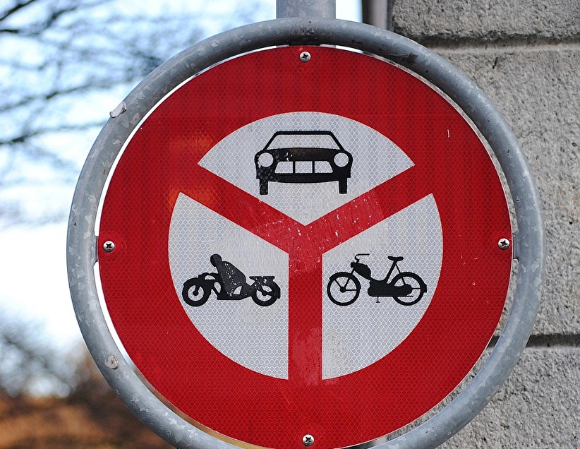 Fahrverbotsschild