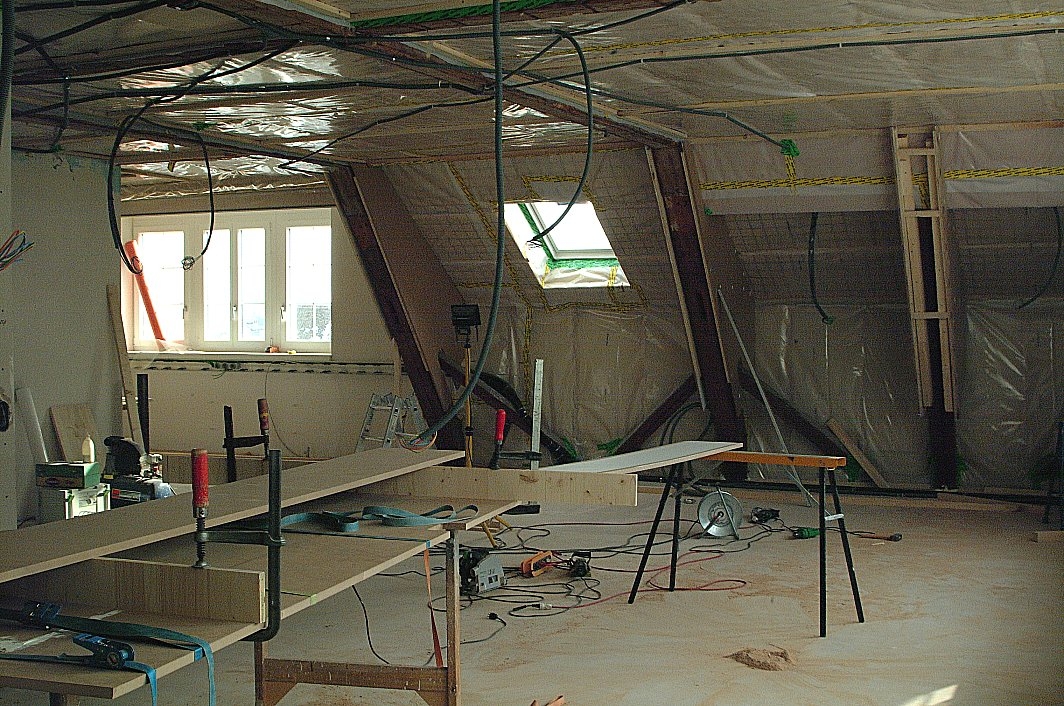 Schreinerarbeiten in der Bauverwaltung am 4. Februar 2005.