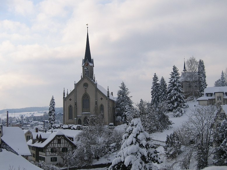 Die katholische Kirche Villmergen im Winter 2005/2006, fotografiert aus dem Gemeindehaus.