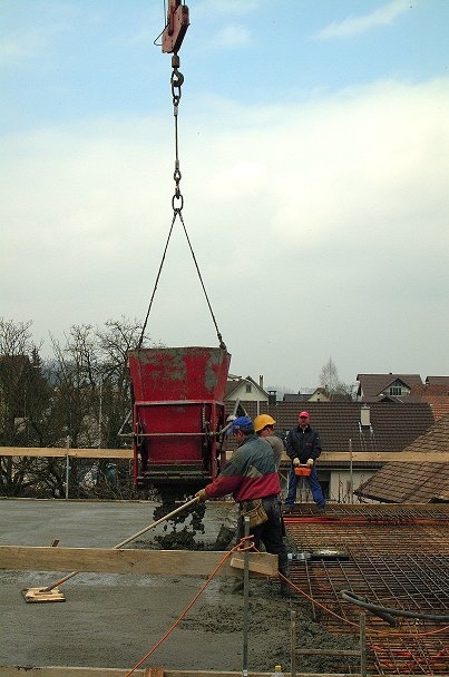 Beton für das Dach der Gemeindehauserweiterung