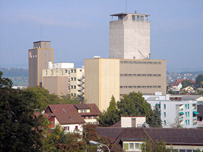 Gebäude und Speicher der Dambach AG