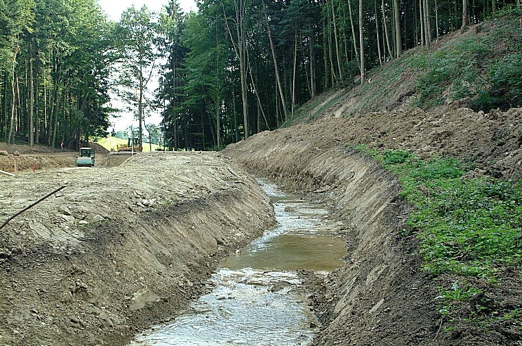 Der umgeleitete Hinterbach am 10. September 2004.