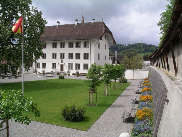 <LINK https://www.schoeftland.ch/ortsplan/c/646278/239462>* Schloss/Schlosspark im Ortsplan anzeigen *</LINK>