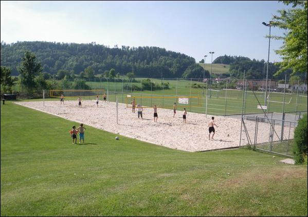 <LINK https://www.schoeftland.ch/ortsplan/c/646009/238640>* Beachvolleyballfelder im Ortsplan anzeigen *</LINK>