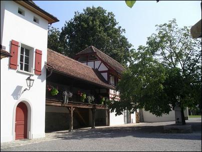 <LINK https://www.schoeftland.ch/ortsplan/c/646241/239484>* Standort im Ortsplan anzeigen *</LINK>