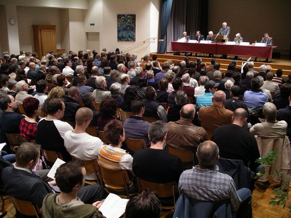 Gemeindeversammlung in der Aula