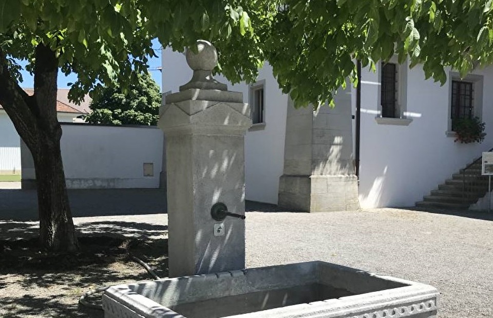 Brunnen im Schlosshof (Symbolbild)