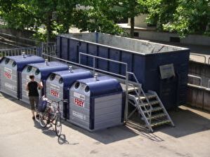 Altglas- und Metallcontainer in der Multisammelstelle