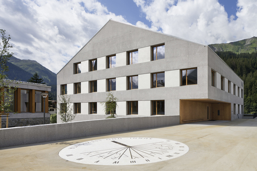 Schulhaus Klosters Platz