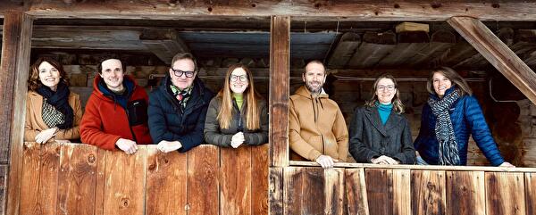 v.l.n.r. Sandra Joos, Armin Heldstab, Christian Hew, Christine Kocher, Christian Putzi, Beate Vetsch, Ladina Garbald (es fehlt Dumeng Andrist)