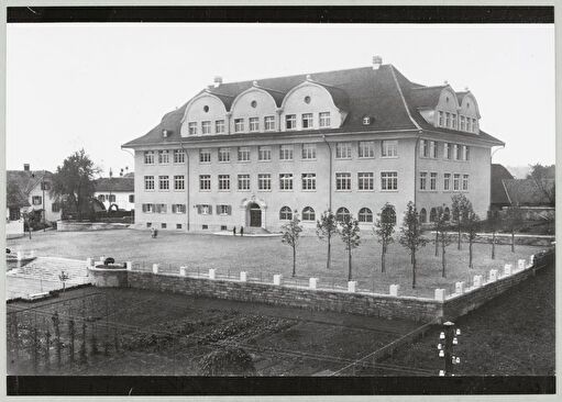 Aufnahme des Schulhauses Kirchbühl 1917