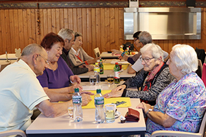 jeux de cartes entre seniors