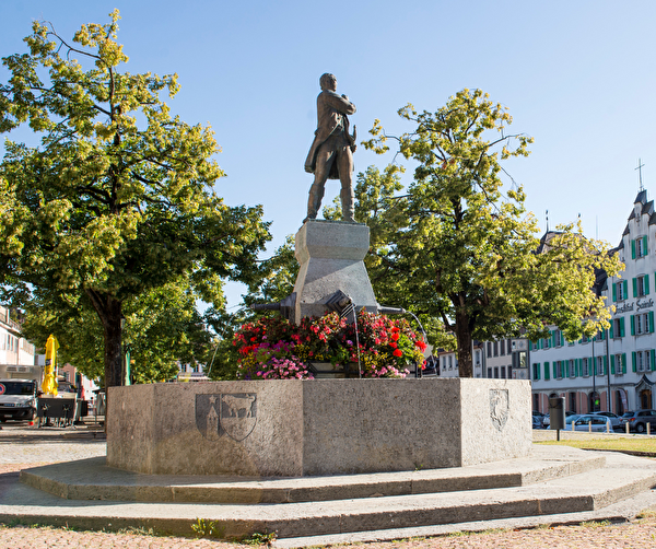Statue Nicolas-Chenaux