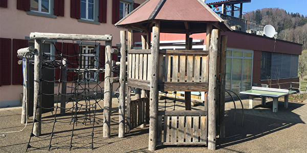 Spielplatz Schulhaus Hittenberg