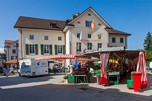 Am Freitag ist Markttag auf dem Schwertplatz