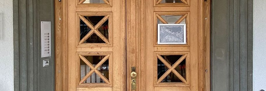 Eingangstüre Gemeindehaus