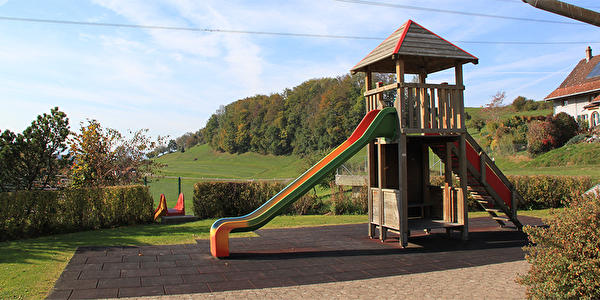 Spielplatz Schulhaus Hüebli