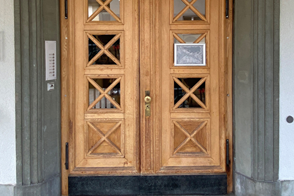 Eingangstüre Gemeindehaus