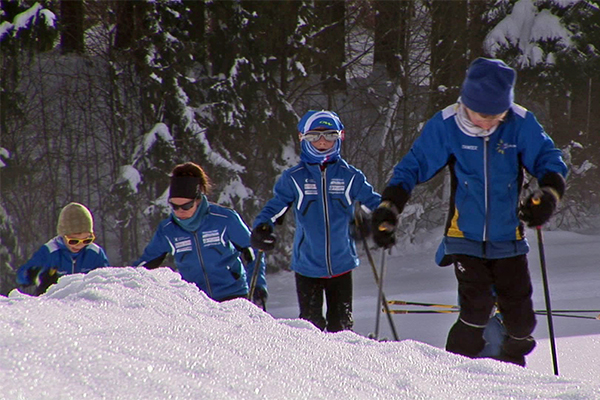 Langlaufsport auf der Panoramaloipe Amslen