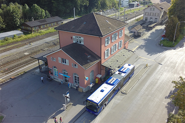 Der Bahnhof Wald ist Start für viele kürzere und längere Reisen