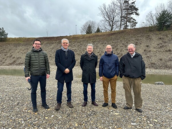 Gruppenbild im Naturpark Olten SüdWest mit (vl.) Guido Lichtensteiger, Peter Flückiger, Thomas Marbet, Reto Fedeli und Sigmund Bachmann.