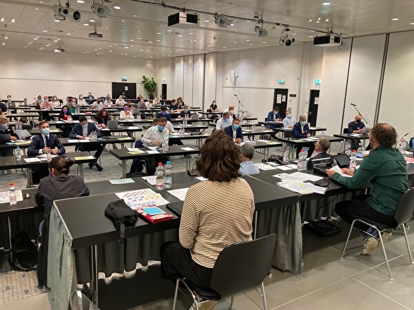 Parlamentssitzung im Arte Konferenzzentrum