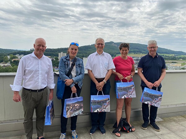 Vertraten die Gewinnerteams an der Preisverleihung: Martin Wey, Huguette Meyer Derungs, Markus Dietler, Barbara Affolter und Hansueli Tschumi