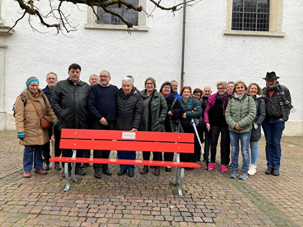 Rote Bank gegen Gewalt an Frauen