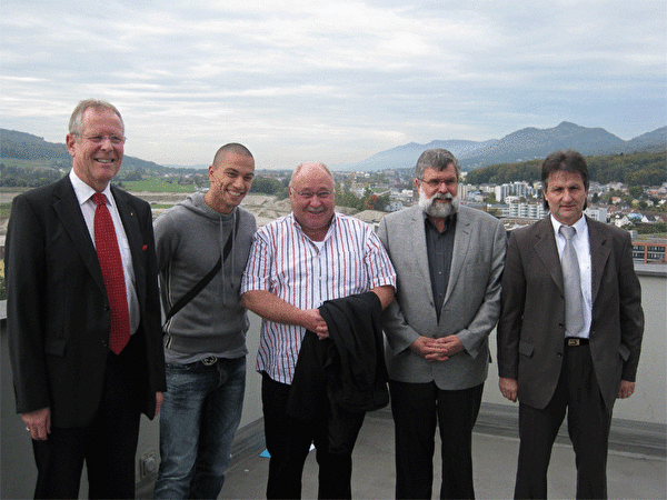 Gruppenbild mit Gökhan Inler auf dem Stadthausdach