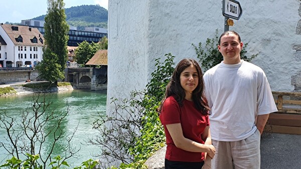 Foto Nina und Tim zur bestandenen Lehrabschlussprüfung