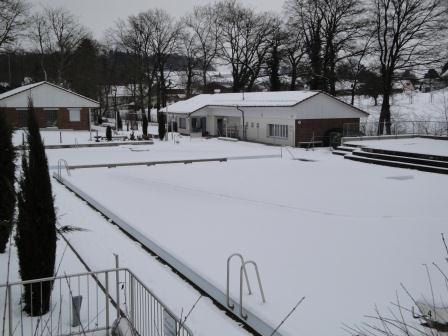 Schwimmbad Hettlingen im WInter