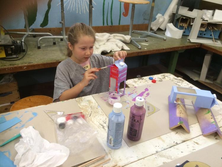 Kurs 'Vogelfutterstation aus Tetrapak'
