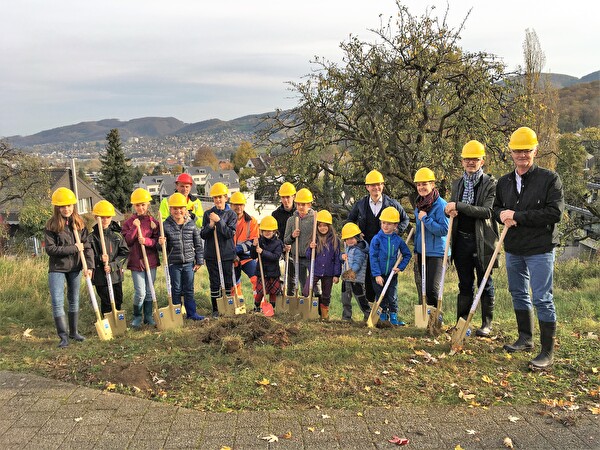 Spatenstich Neubau Schulhaus Pfeffingen