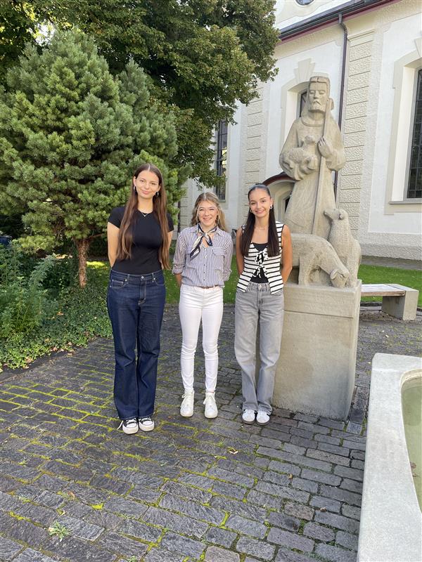 Die neuen Lernenden: Mathilda Rohner, Elena Bont und Noemi Germann (v.l.n.r)