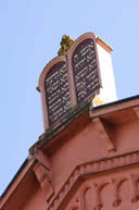 Gesetztafel der Synagoge